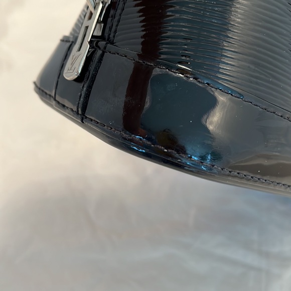 Louis Vuitton Epi Electric Alma BB crossbody bag - Picture 14 of 15